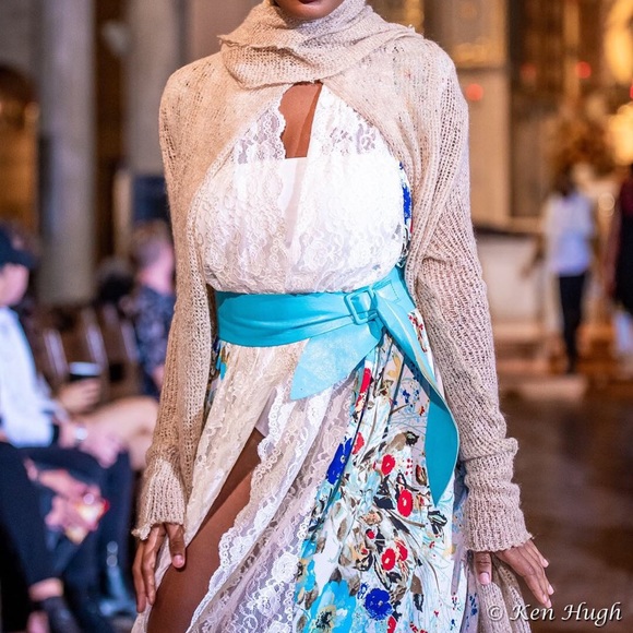 Sleeveless Floral Printed Long Cardigan - Picture 2 of 7